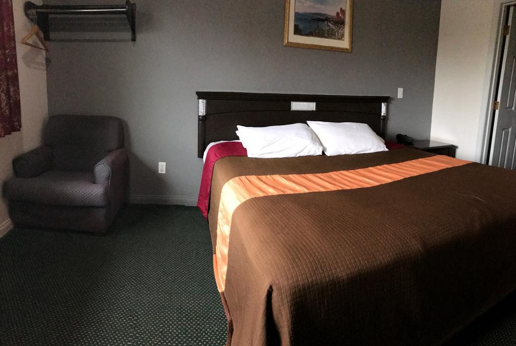 Starlight Canoga Park Motel