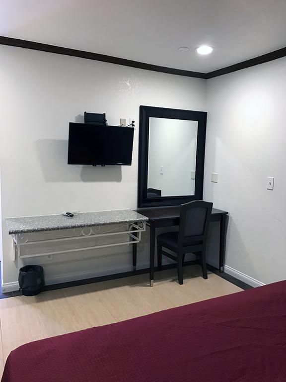Starlight Canoga Park Motel