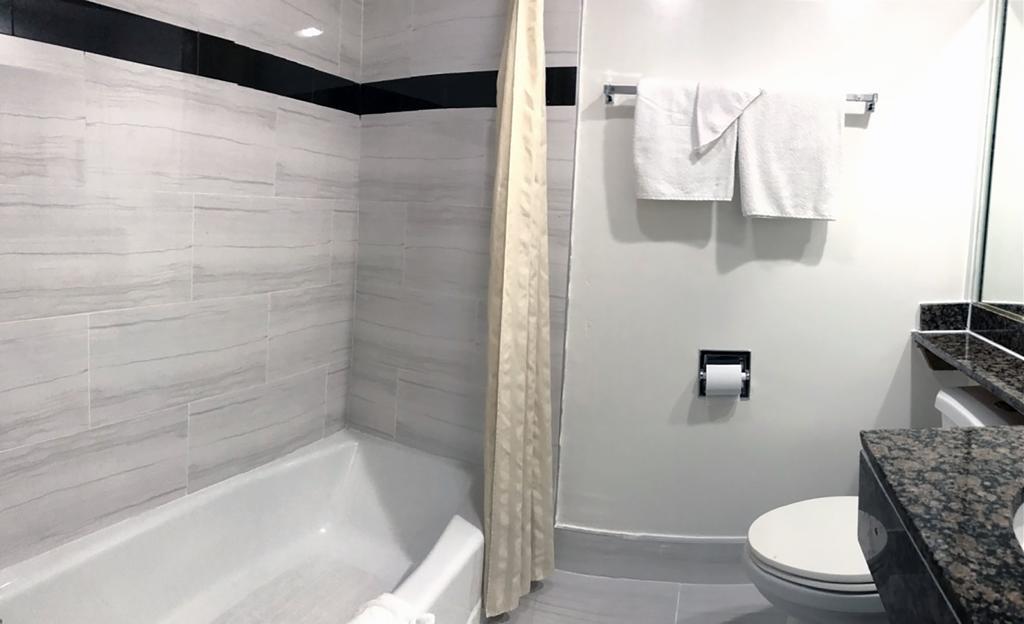 Starlight Canoga Park 2*
